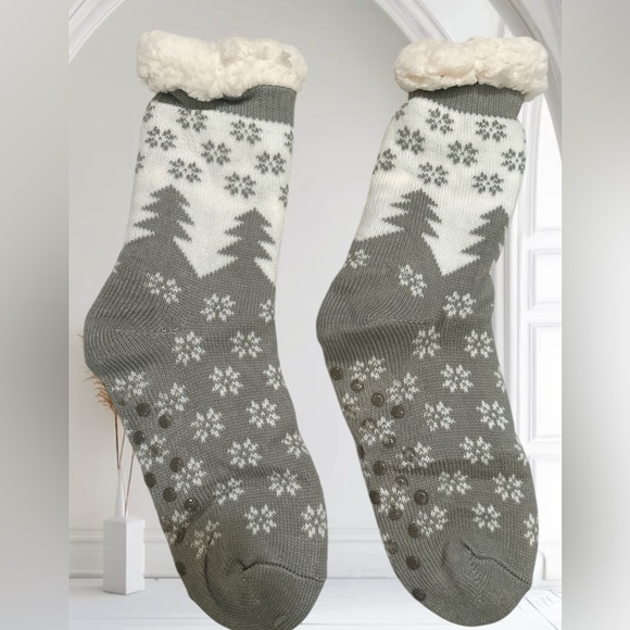 Dosoni Womens Slipper Fuzzy Socks - Snowflake Grey, US Women 5-10 - Picture 2 of 4